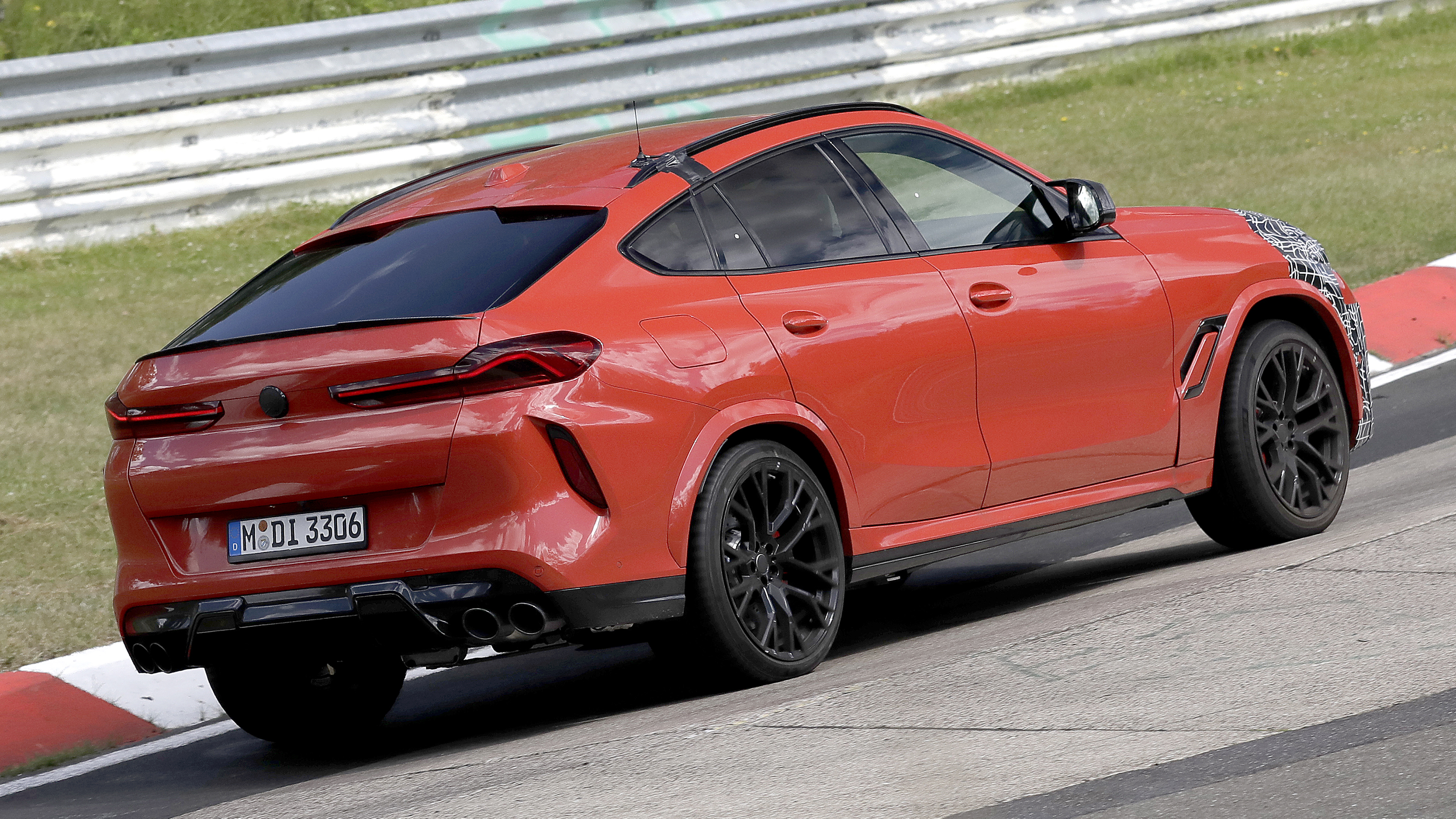 BMW X6 M - rear cornering