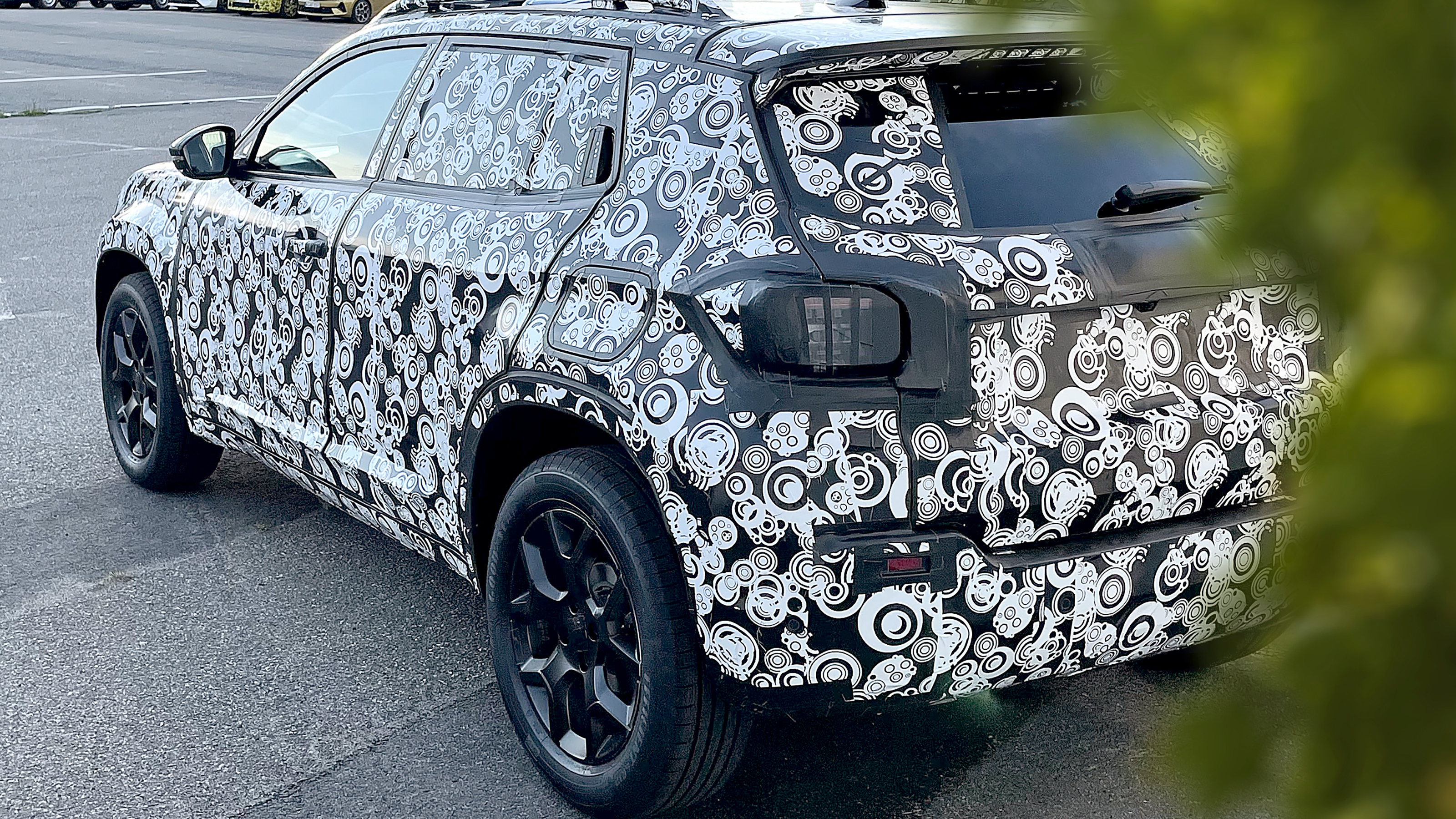 Baby Jeep spy shots 2022
