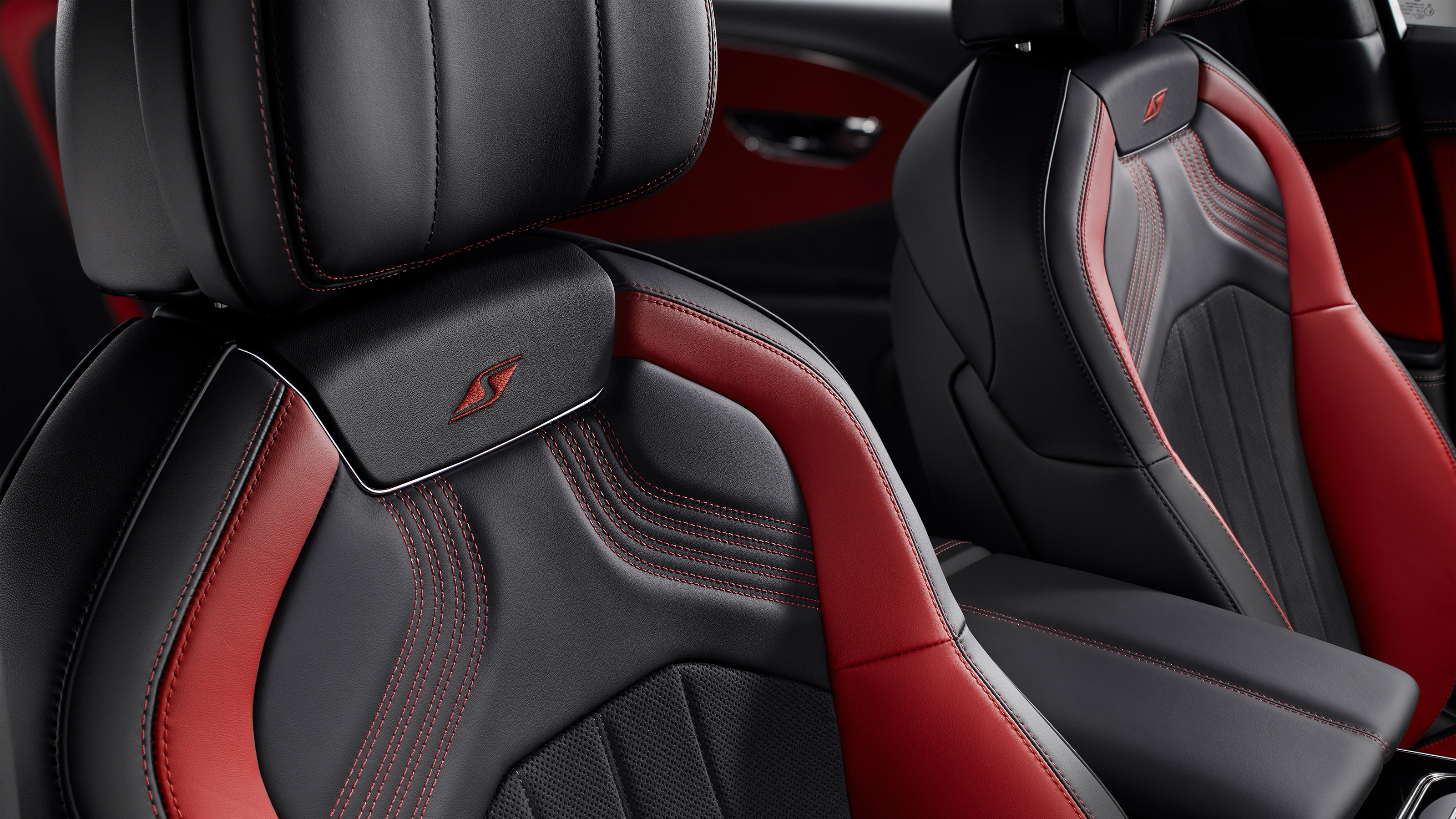 Bentley Flying Spur S - front seats