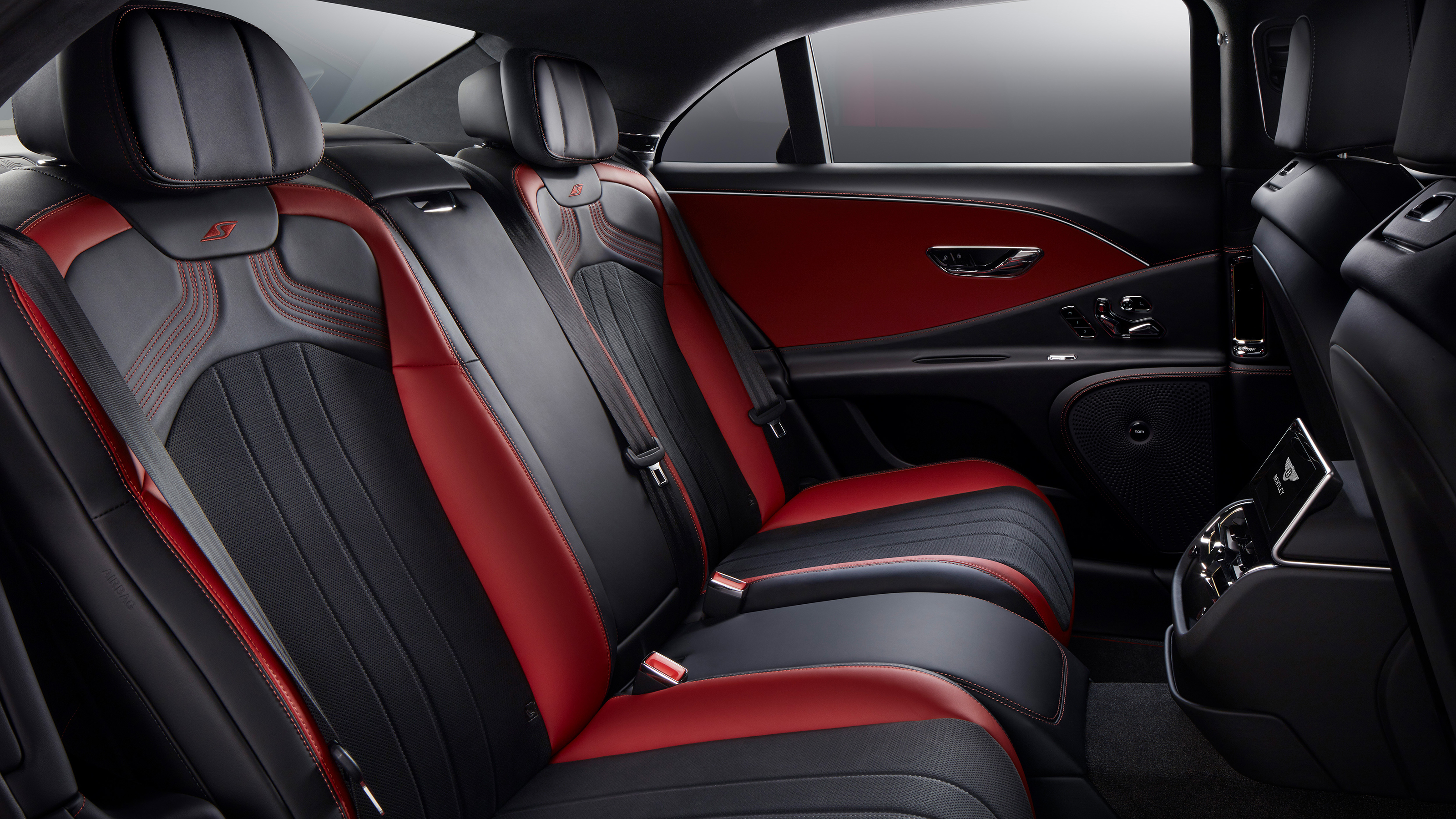 Bentley Flying Spur S - rear seats