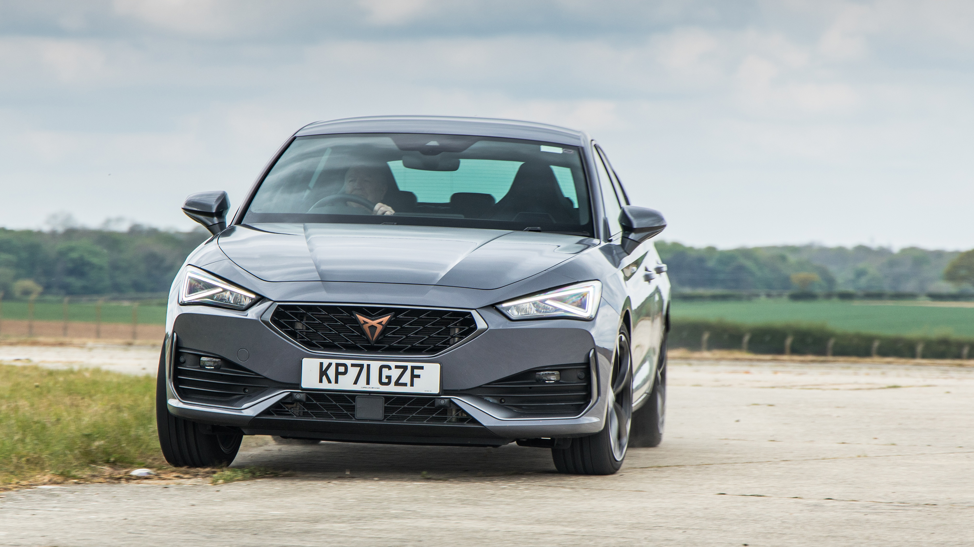 Cupra Leon 245 VZ1 corner