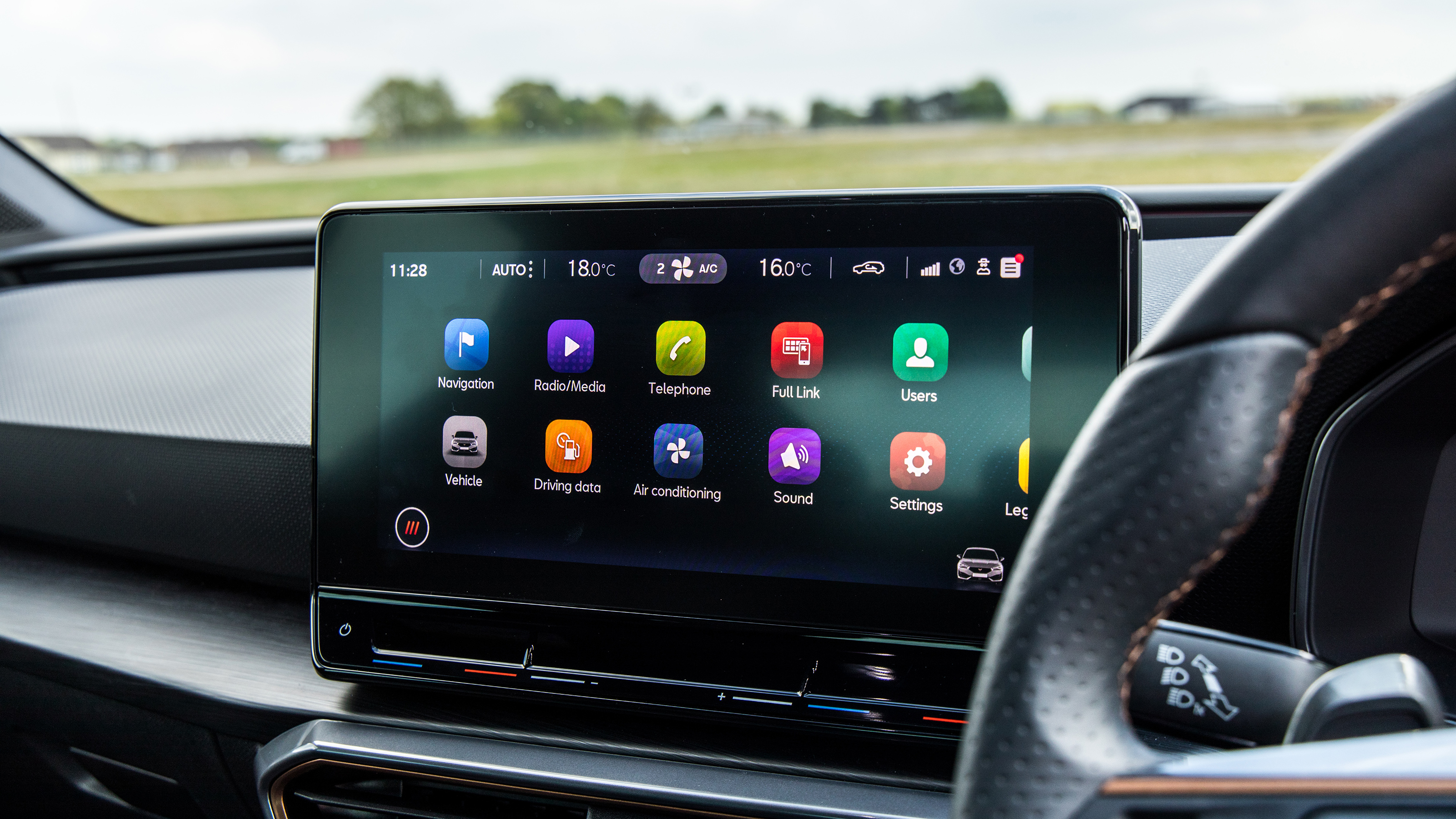 Cupra Leon 245 VZ1 infotainment