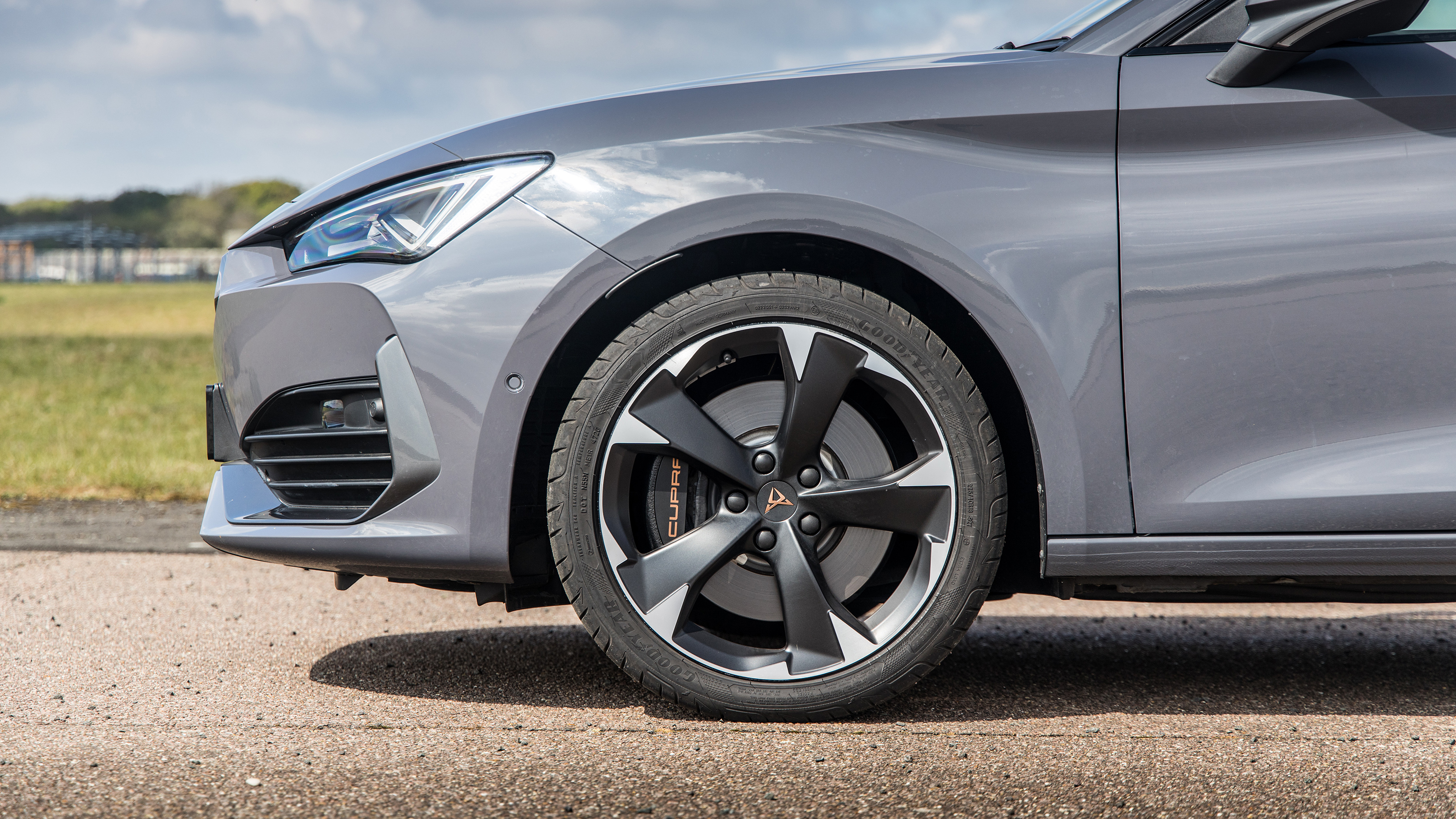 Cupra Leon 245 VZ1 wheel