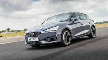 Cupra Leon 245 VZ1 driving