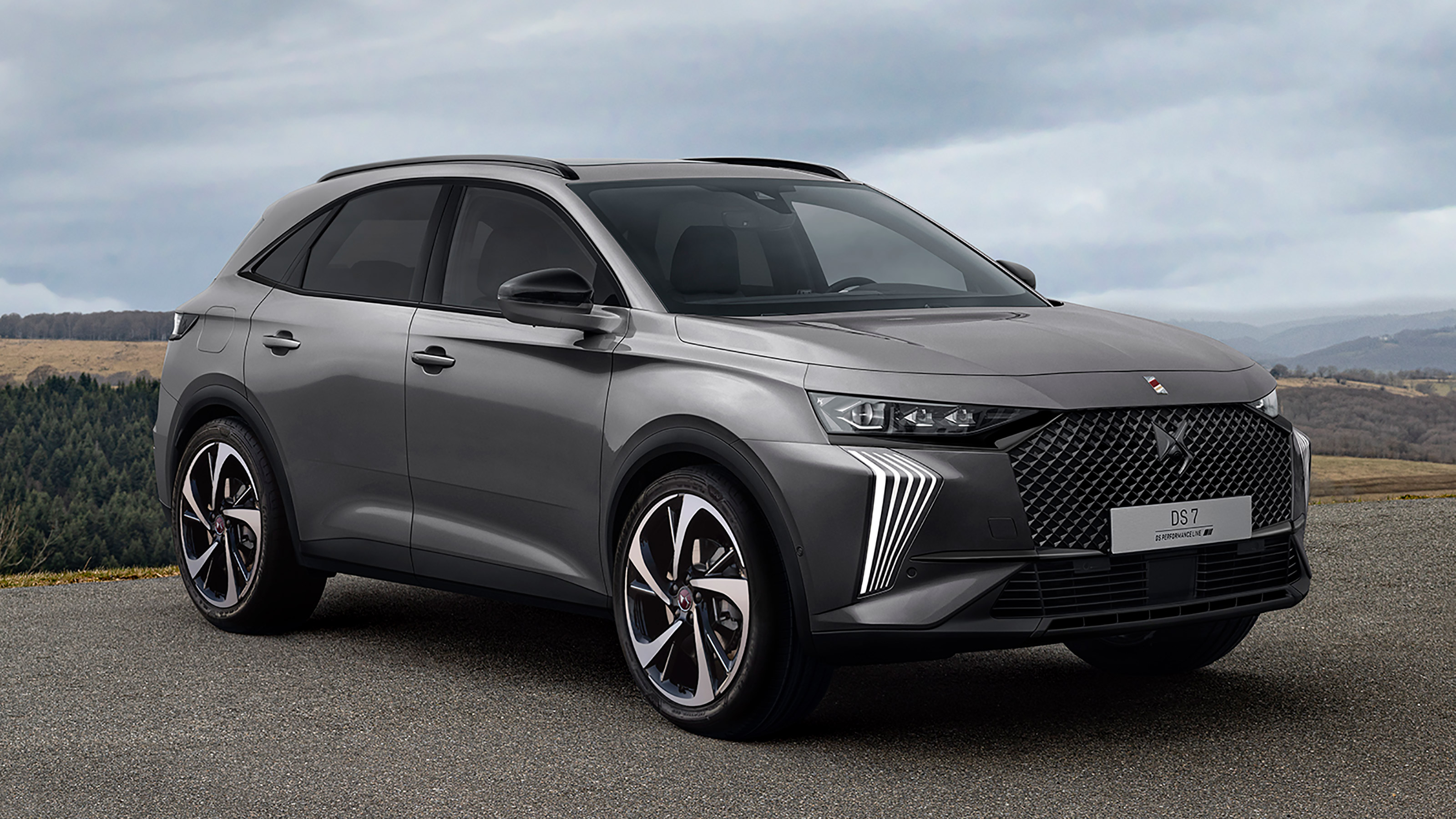DS 7 Crossback - front/side