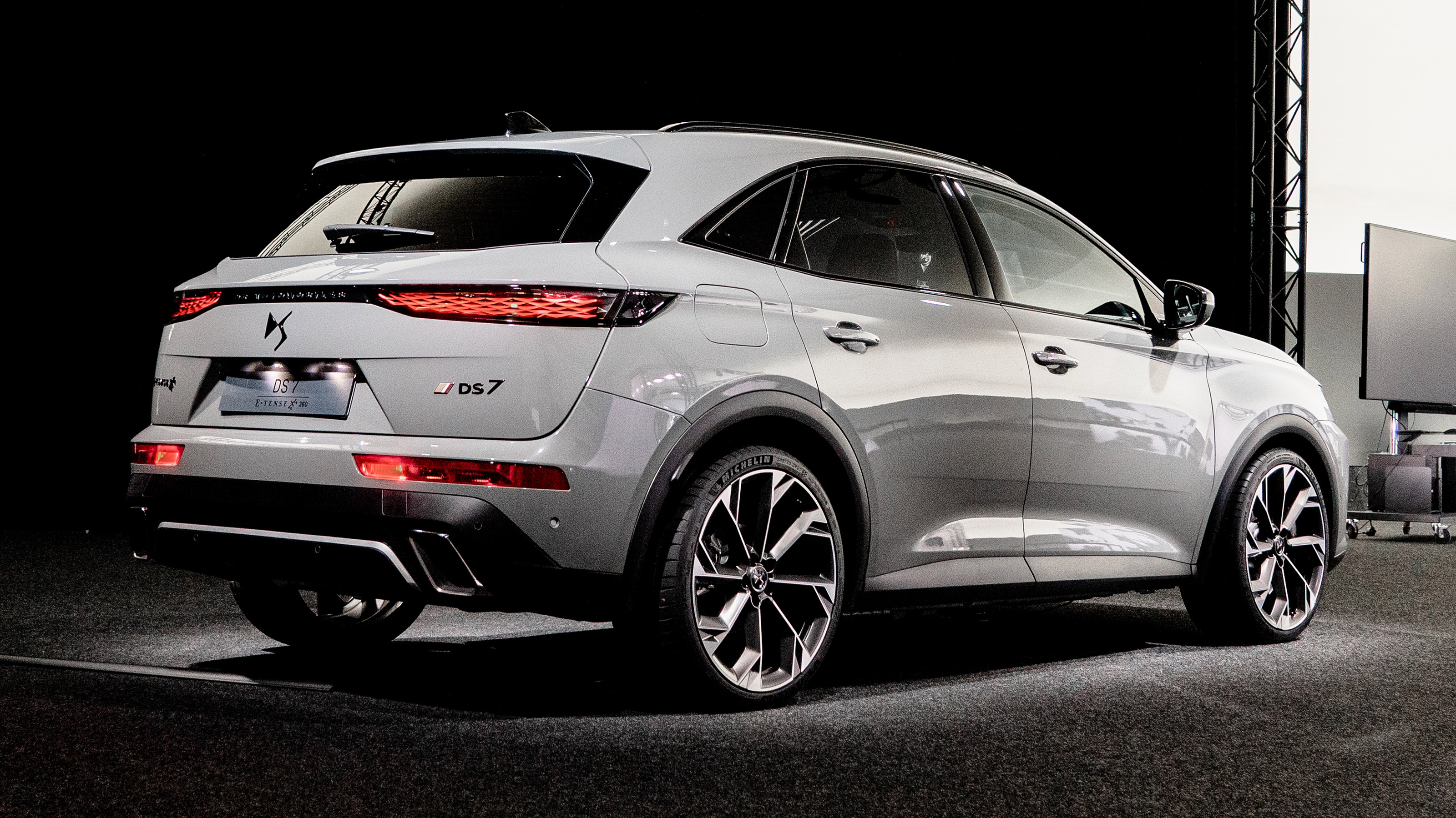 DS 7 Crossback - rear studio