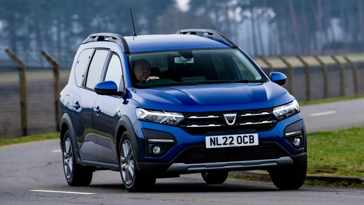 Dacia Jogger - front cornering