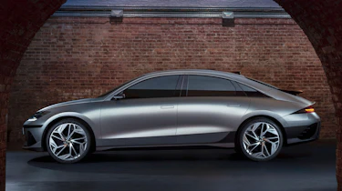 Hyundai Ioniq 6 - side