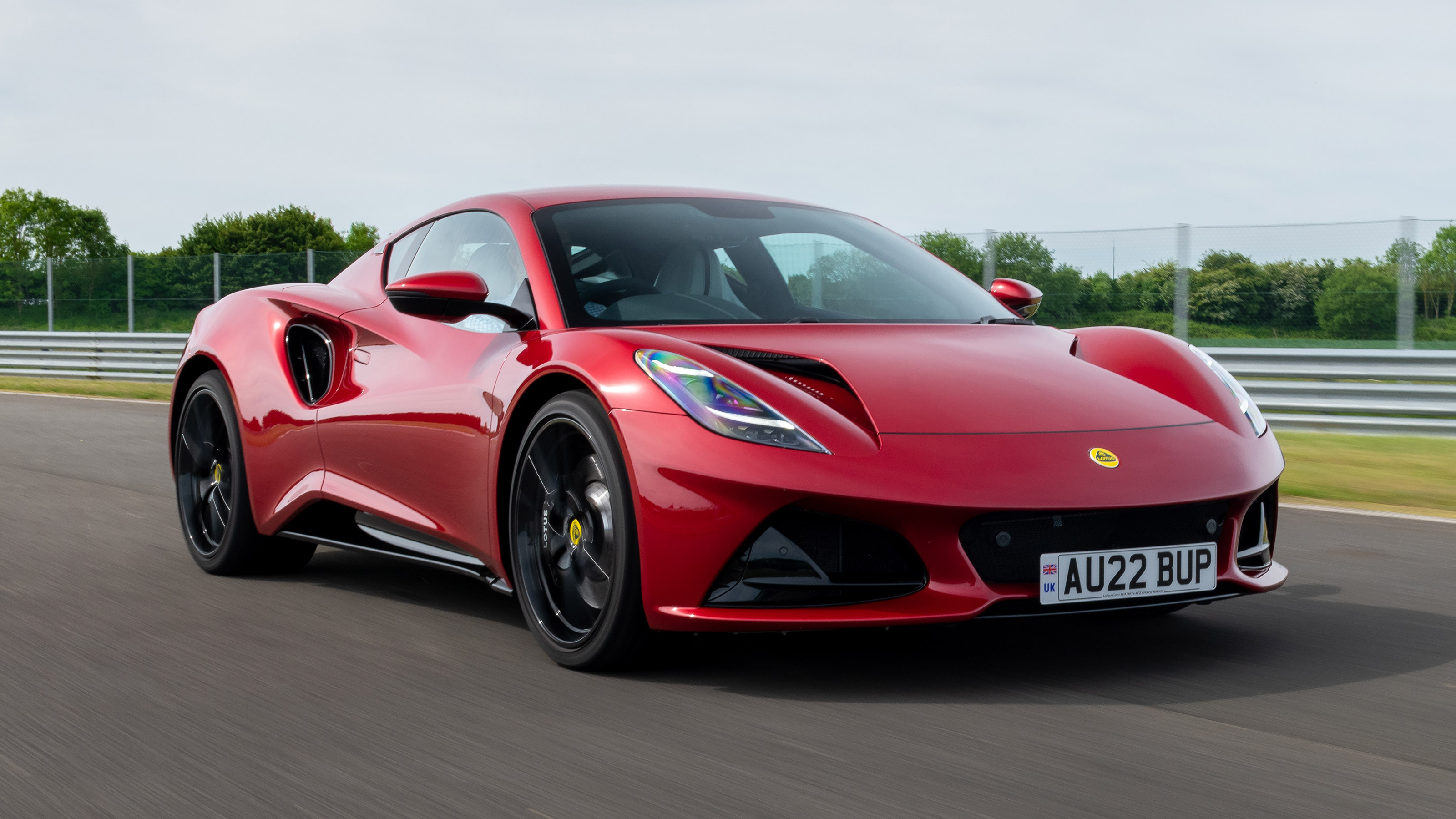 Lotus Emira - front tracking