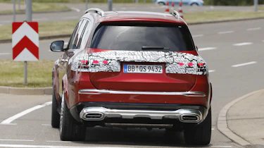 Mercedes-Mayback GLS facelift spyshot (red) - rear