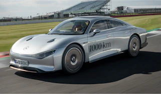 Mercedes Vision EQXX - front tracking