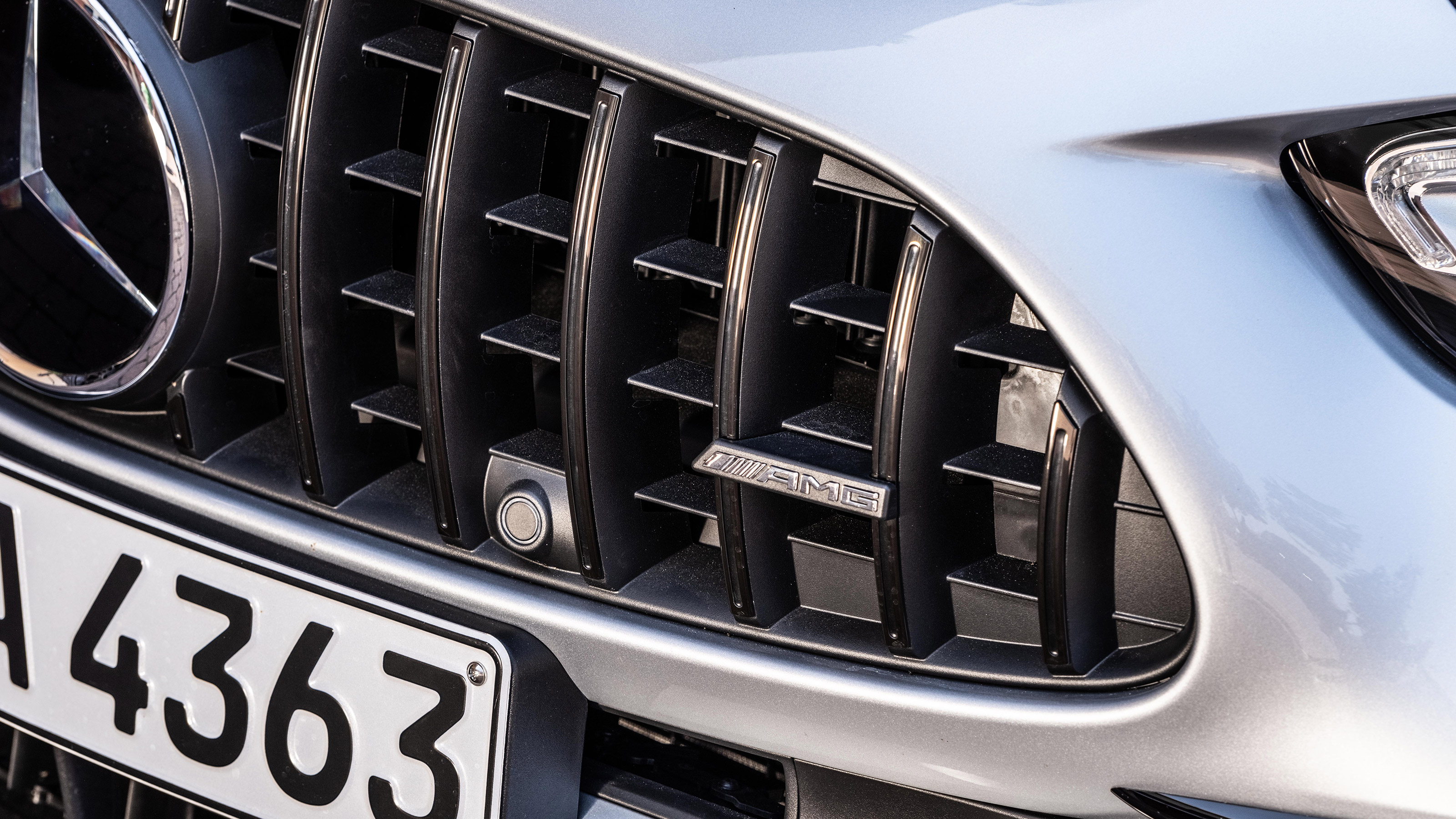Mercedes-AMG C 43 - grille