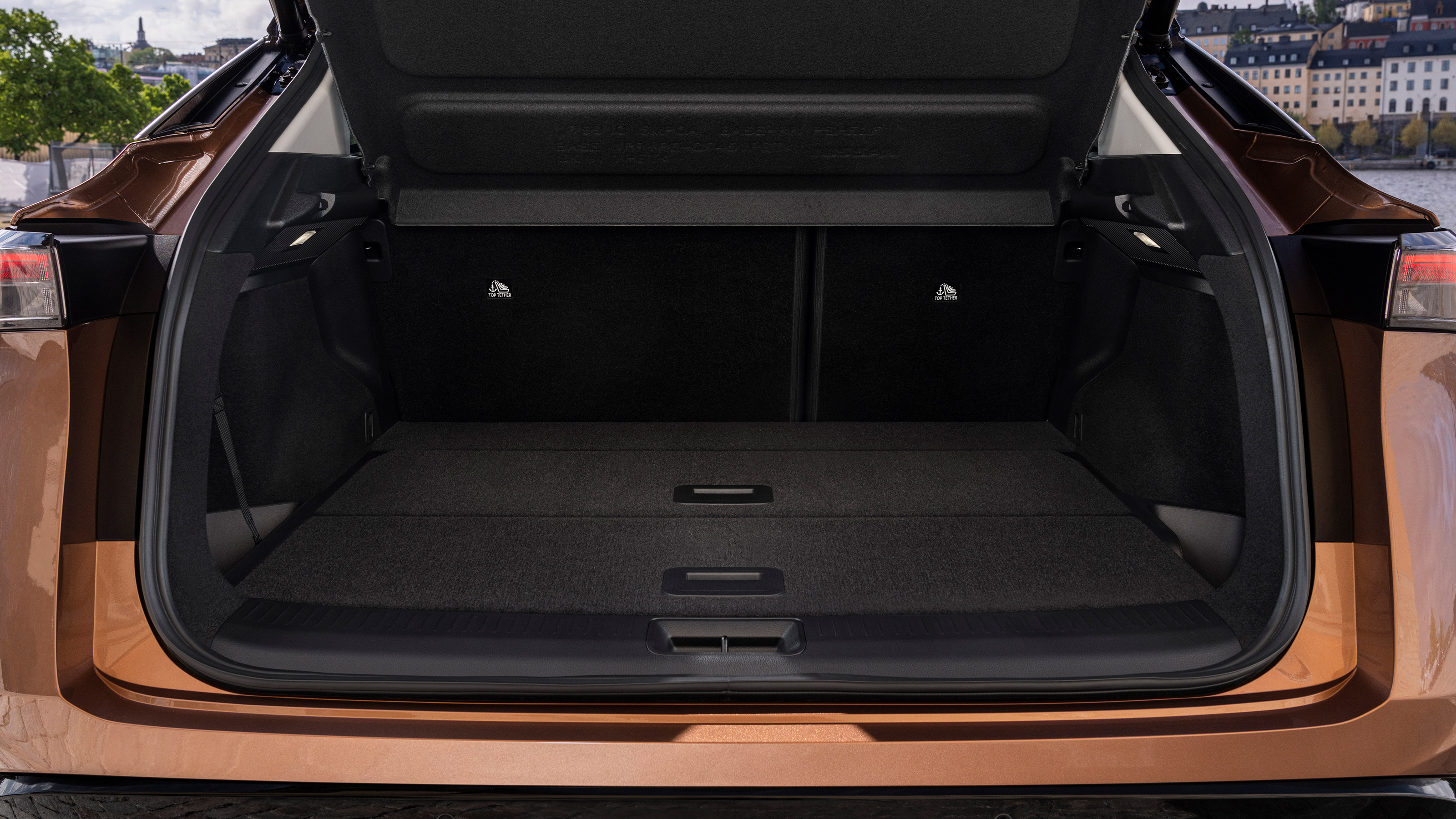 Nissan Ariya - boot