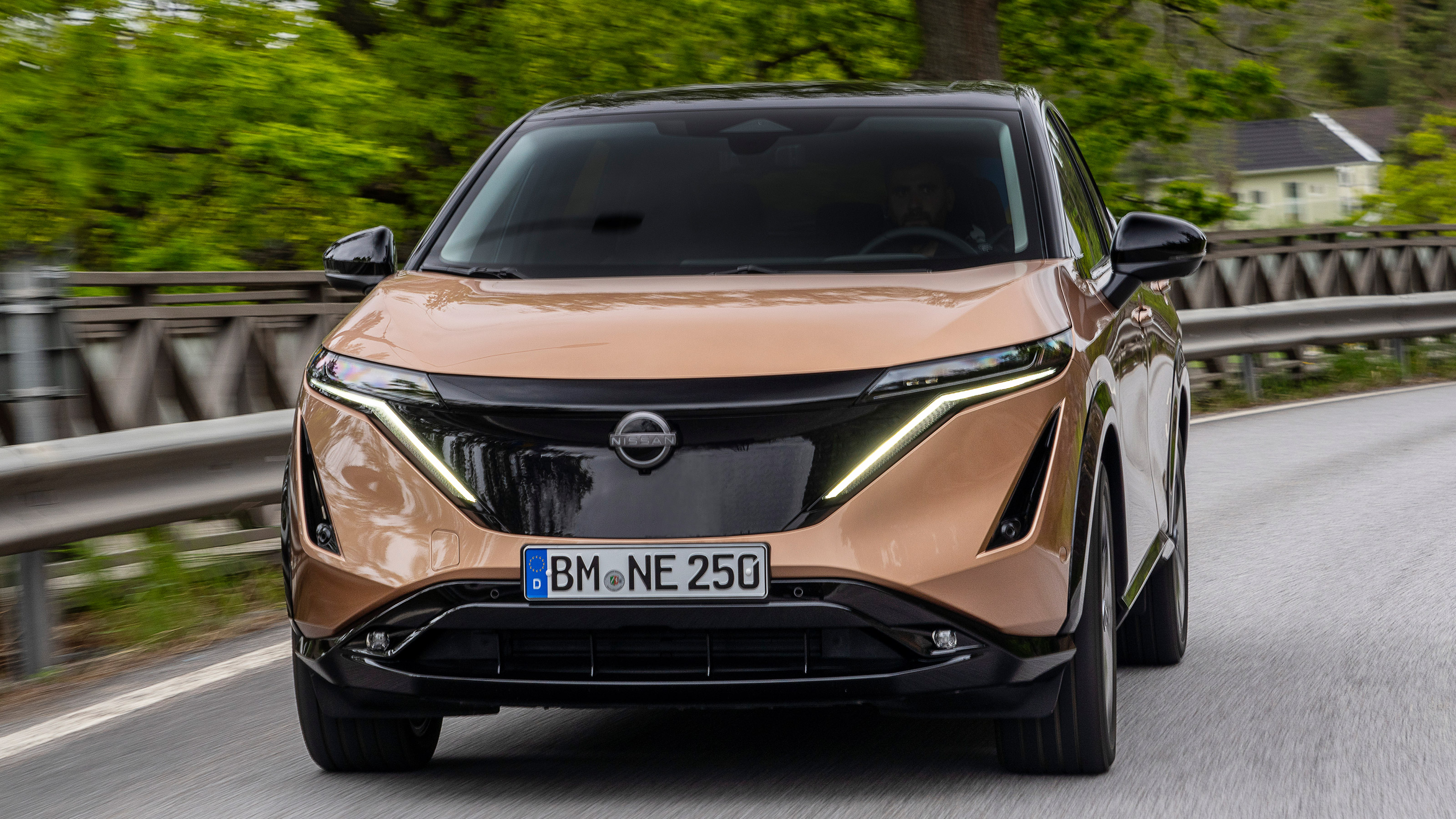 Nissan Ariya - full front