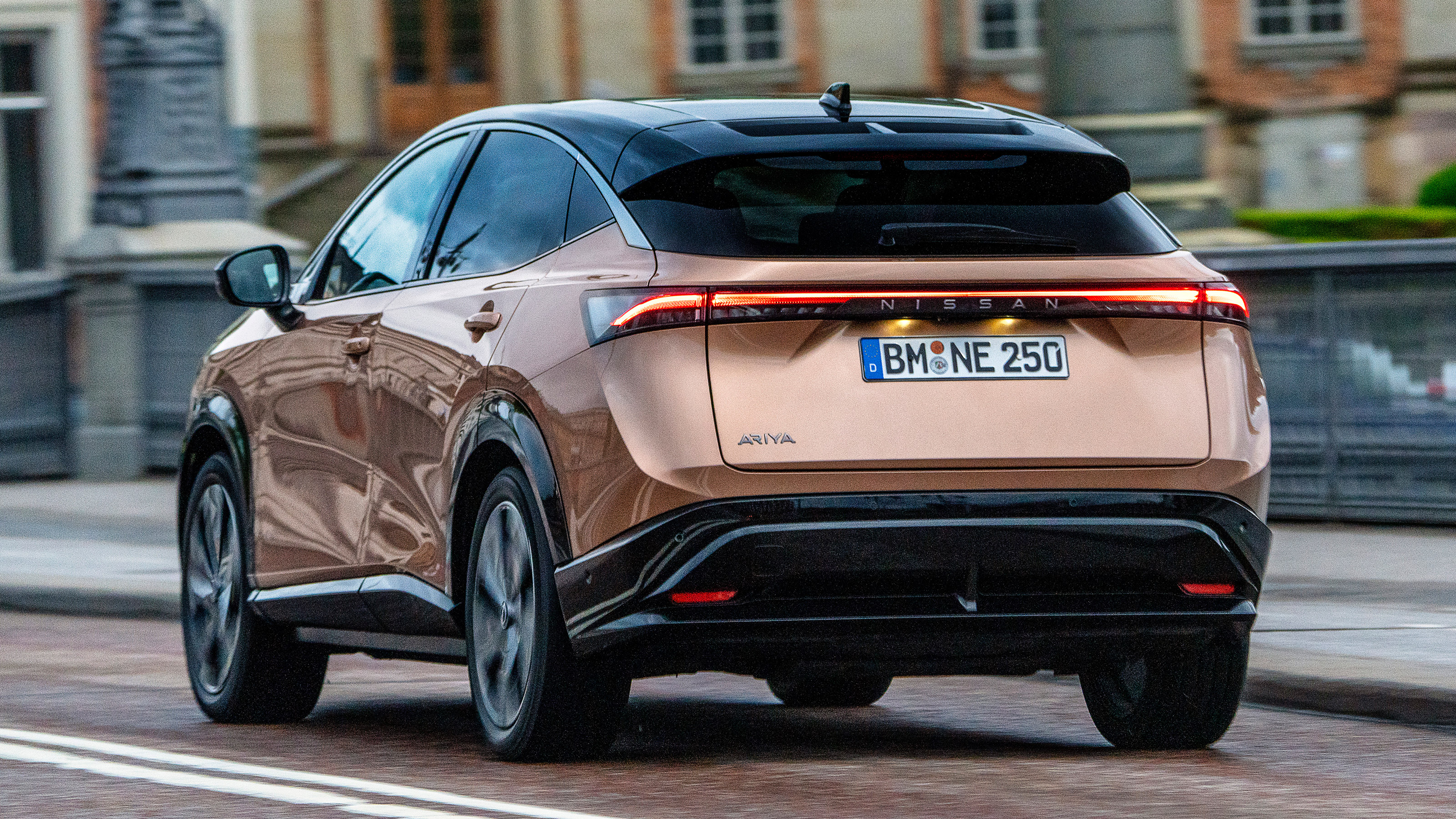 Nissan Ariya - rear action