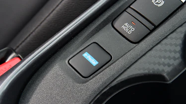 Nissan Juke Hybrid - 'e-pedal' button