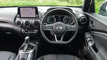 Nissan Juke Hybrid - interior