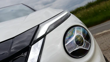 Nissan Juke Hybrid - headlight