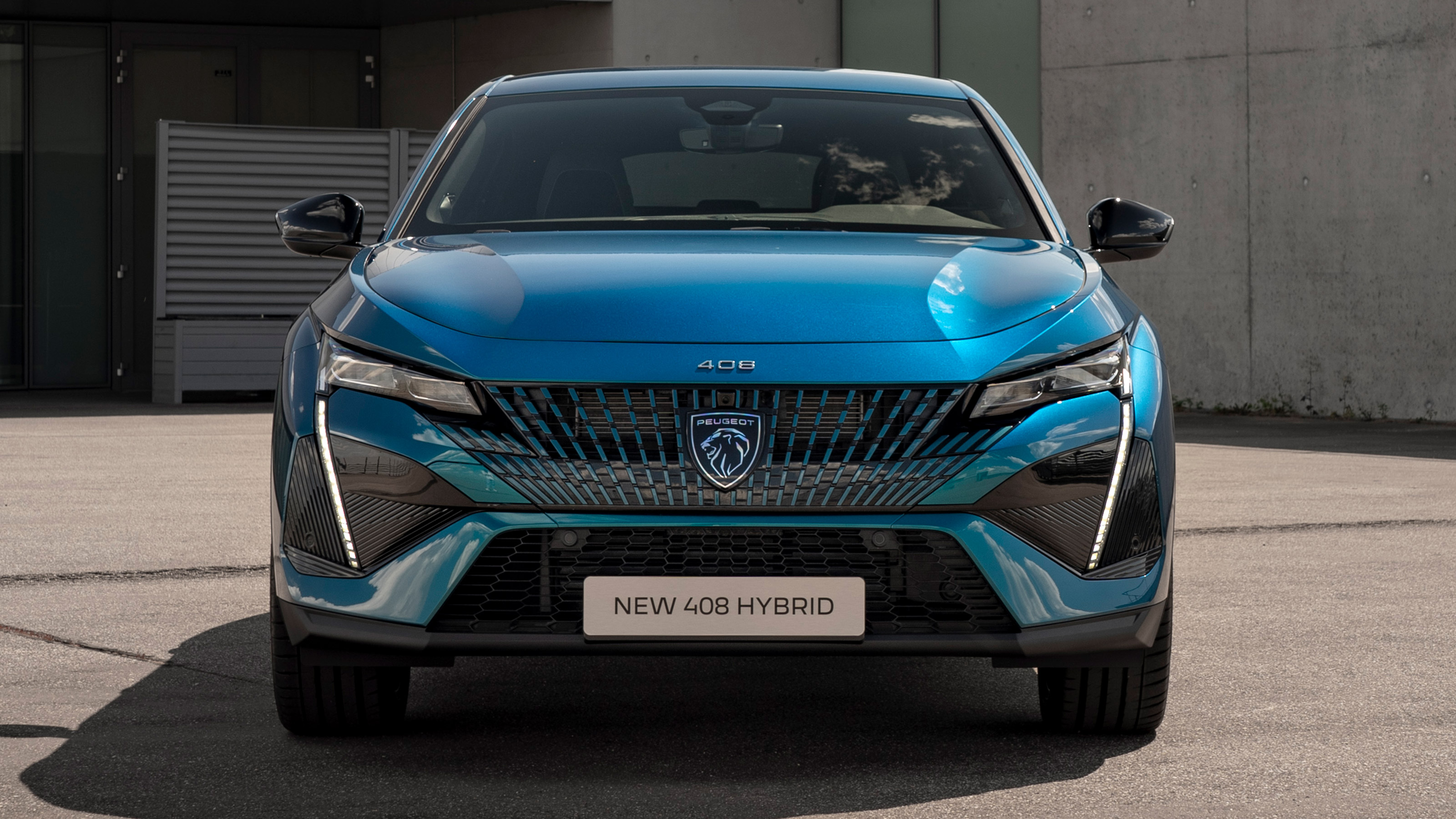 Peugeot 408 - full front