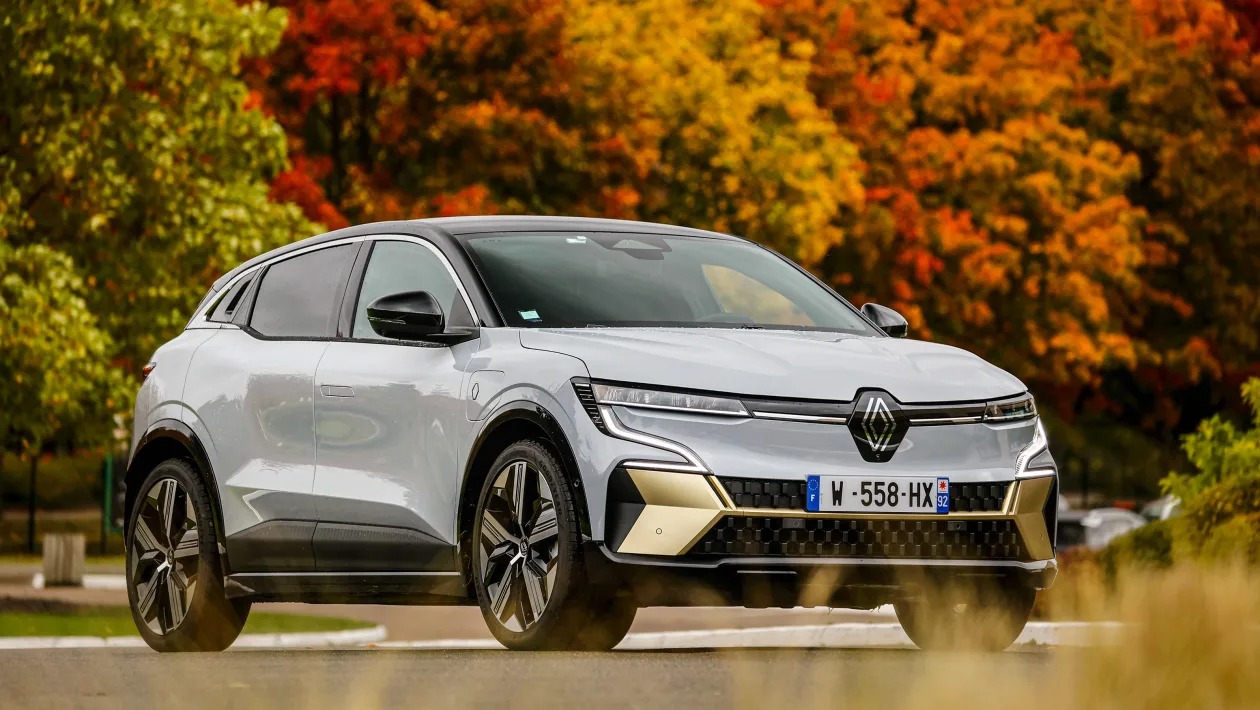Renault Megane E-Tech Electric - front static