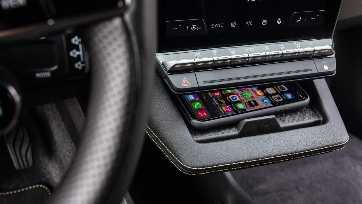 Renault Megane E-Tech Electric - interior