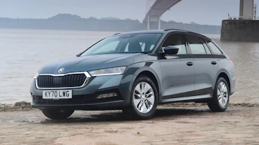 Skoda Octavia Estate - front static
