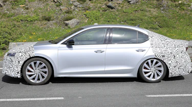 Facelifted Skoda Octavia spyshots - hatchback side