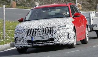 Facelifted Skoda Octavia spyshots - estate front
