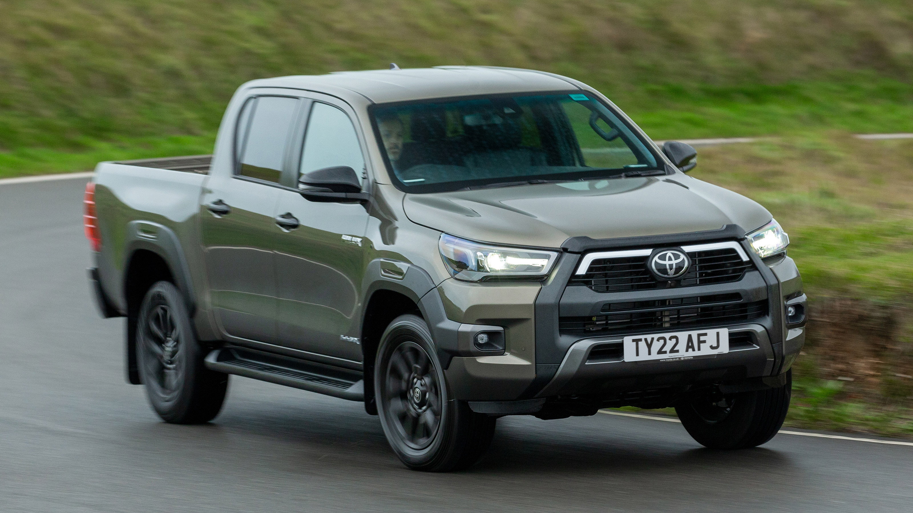 Toyota Hilux - front