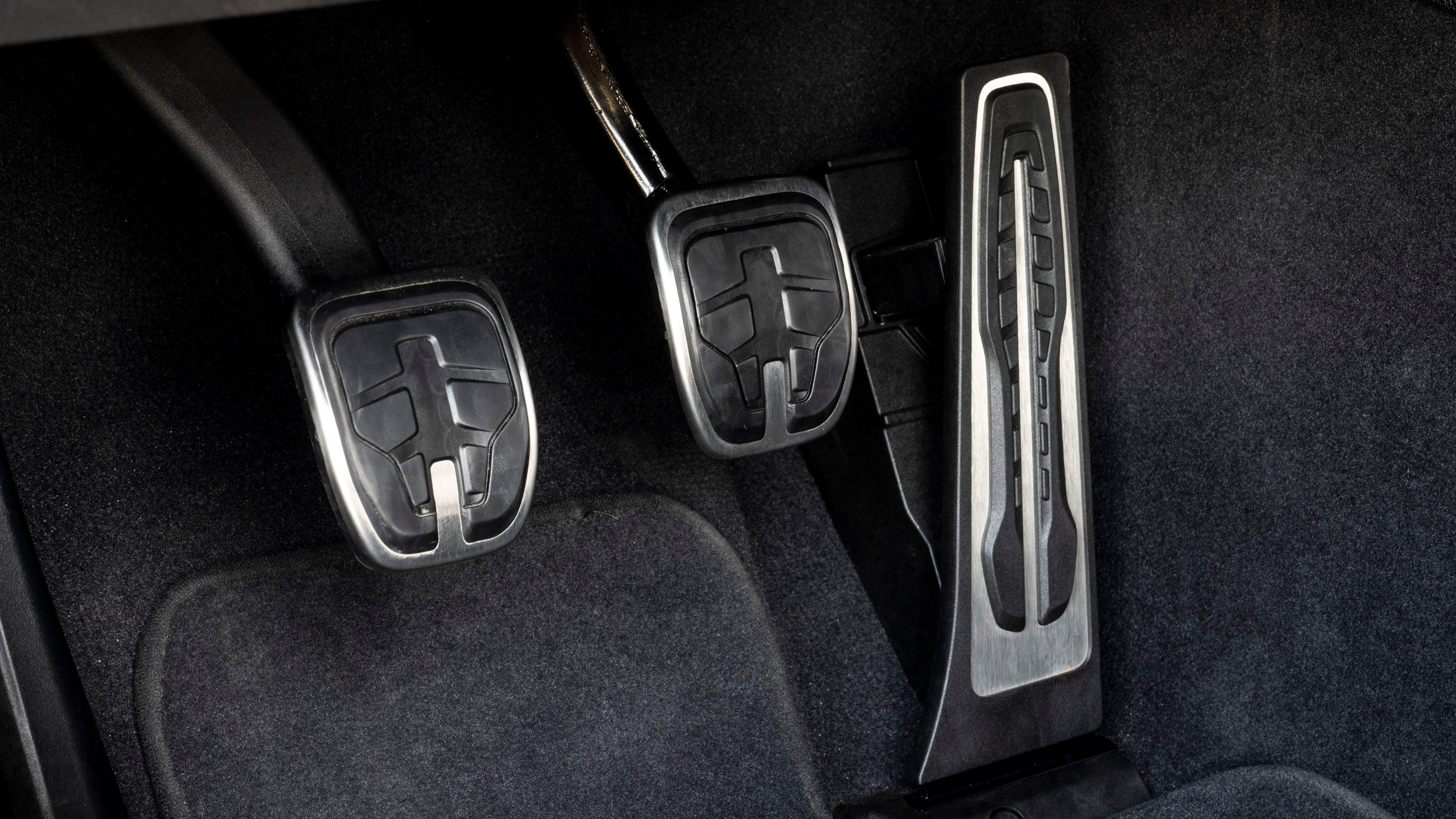 Toyota Supra manual - pedals