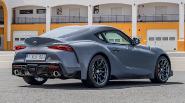 Toyota Supra manual - rear static