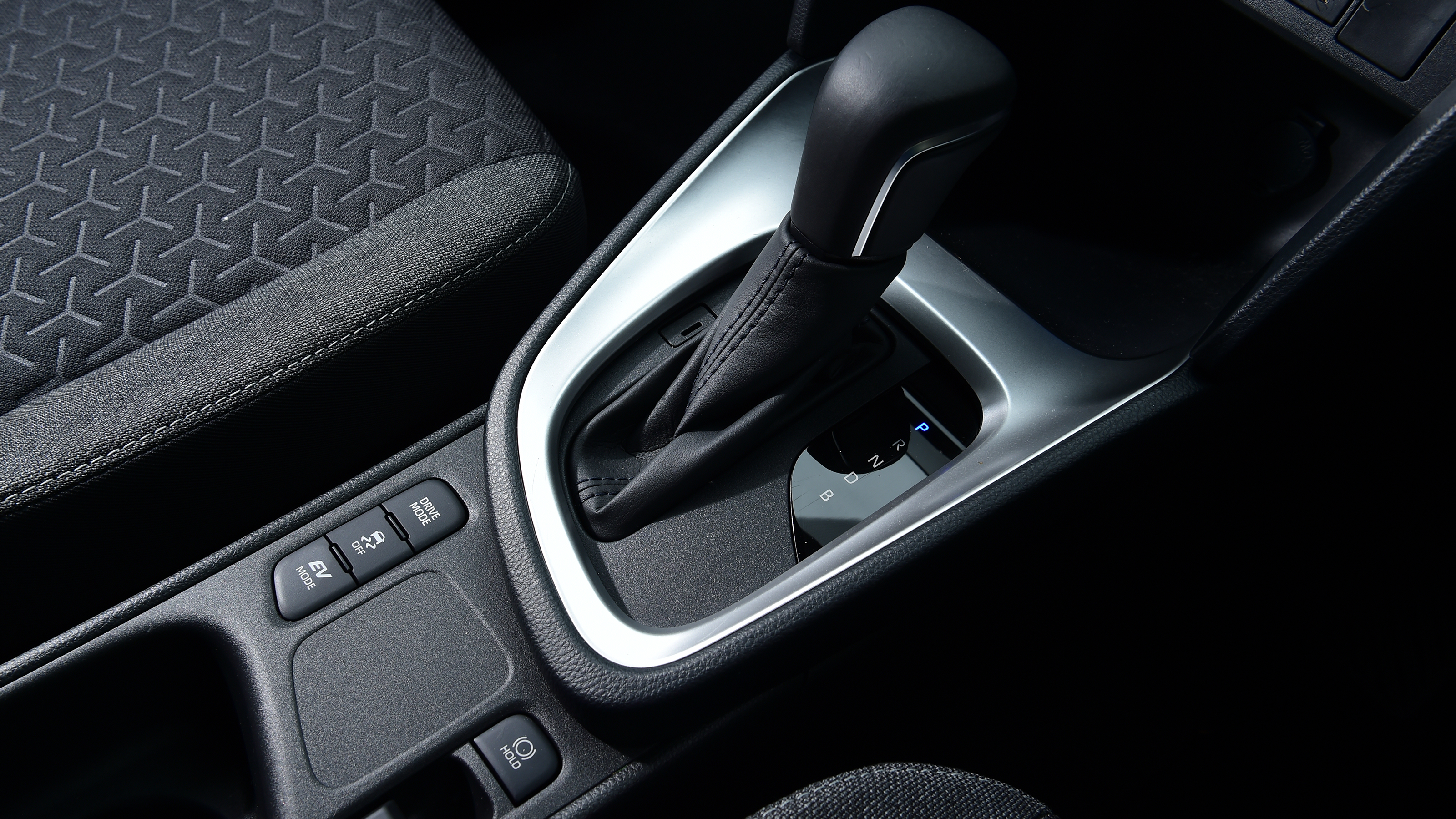 Toyota Yaris Cross First report - gear selector