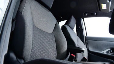 Toyota Yaris Cross First report - front seats