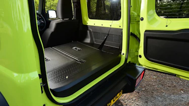 Suzuki Jimny Mk4 - boot