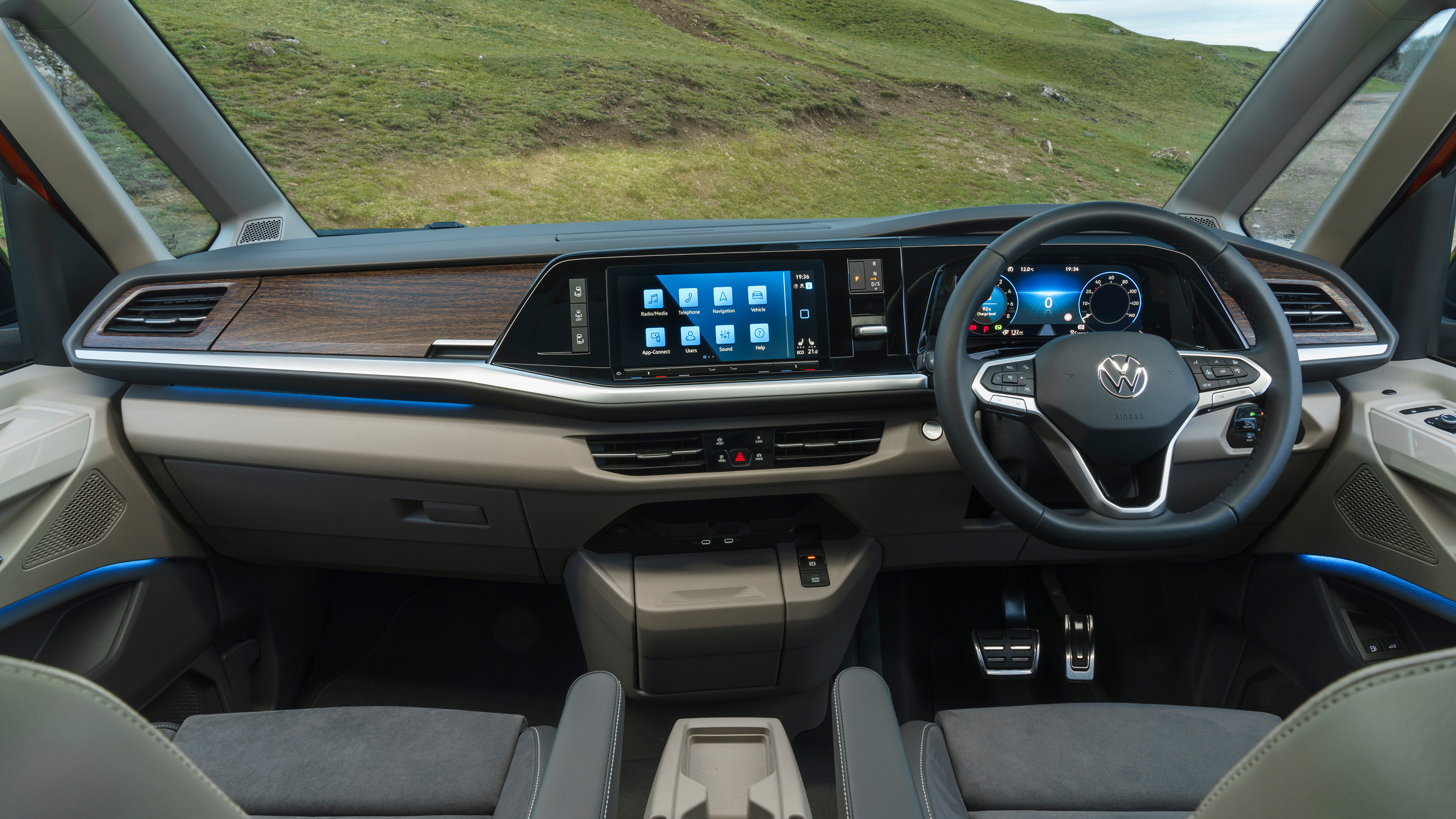 VW Multivan eHybrid cabin