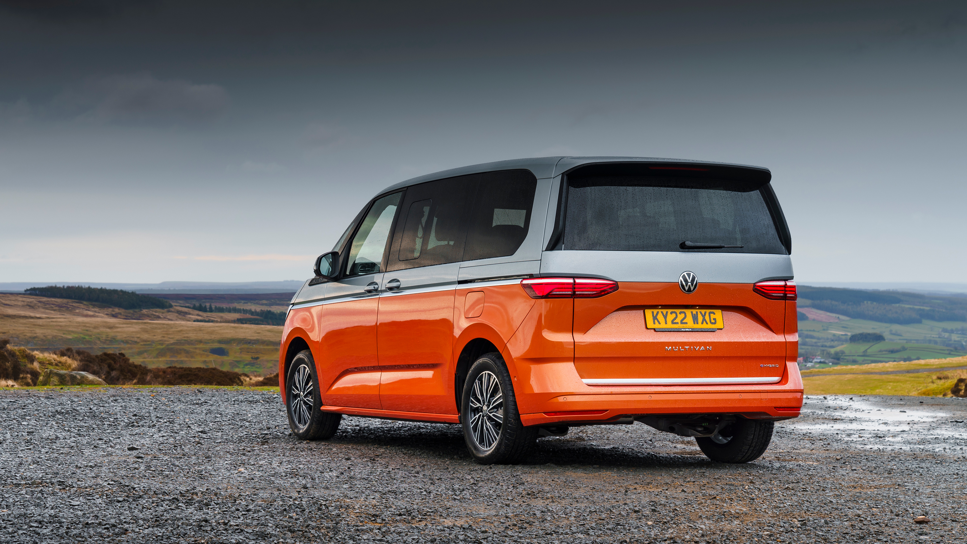 VW Multivan eHybrid static