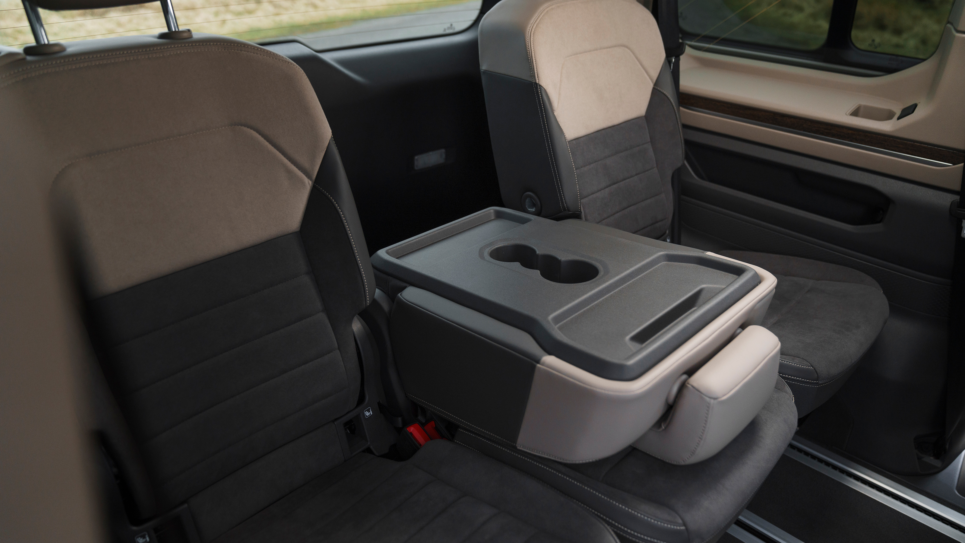 VW Multivan eHybrid rear bench