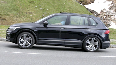 VW Tiguan test mule - side