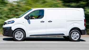 Vauxhall Vivaro-e Hydrogen - side action