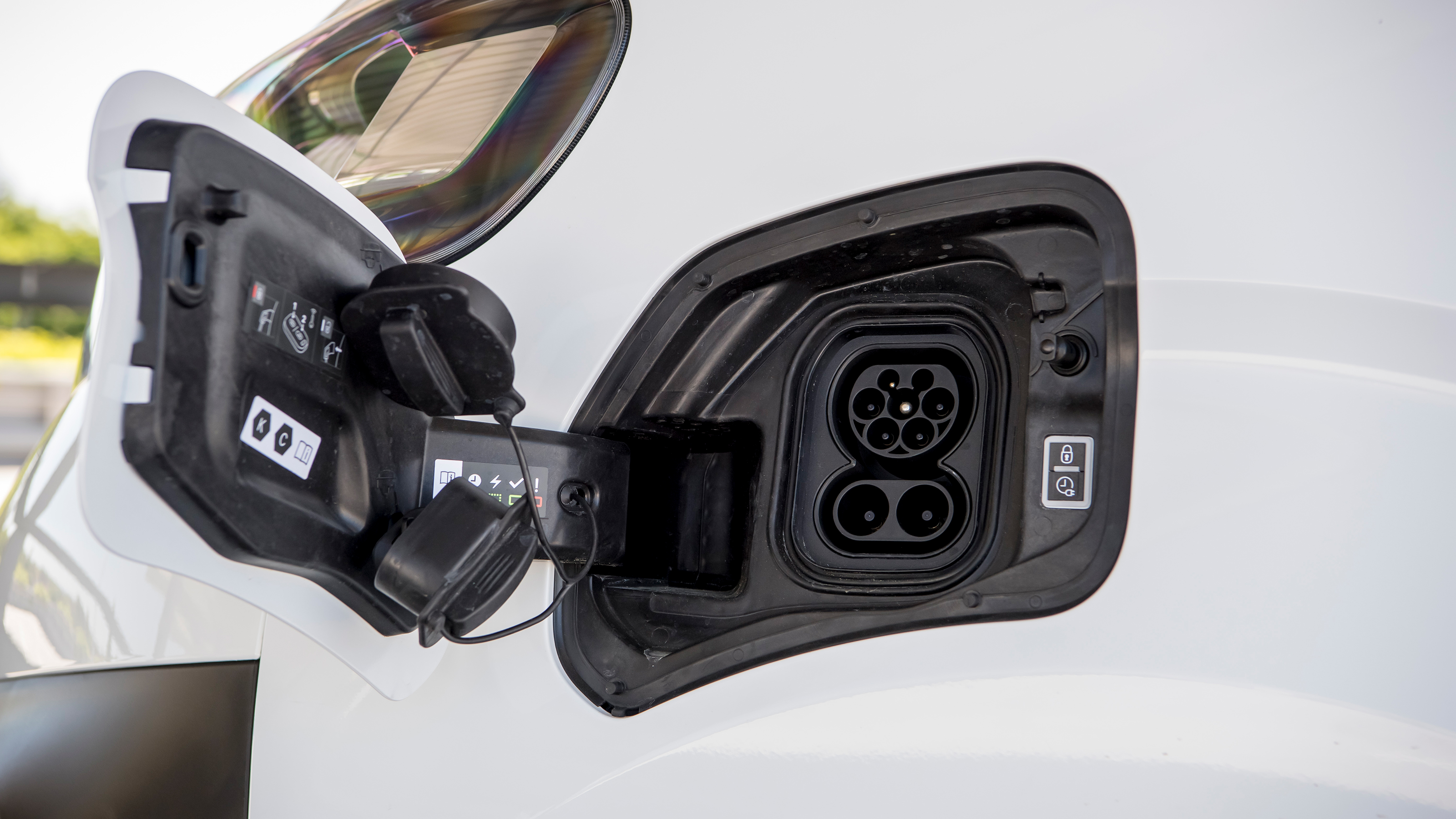 Vauxhall Vivaro-e Hydrogen - charge socket