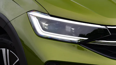 Volkswagen Taigo - front lights