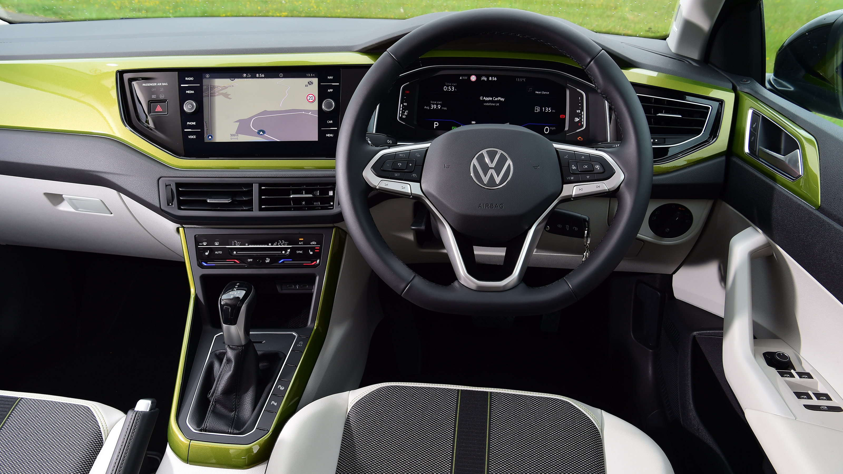 Volkswagen Taigo - dash