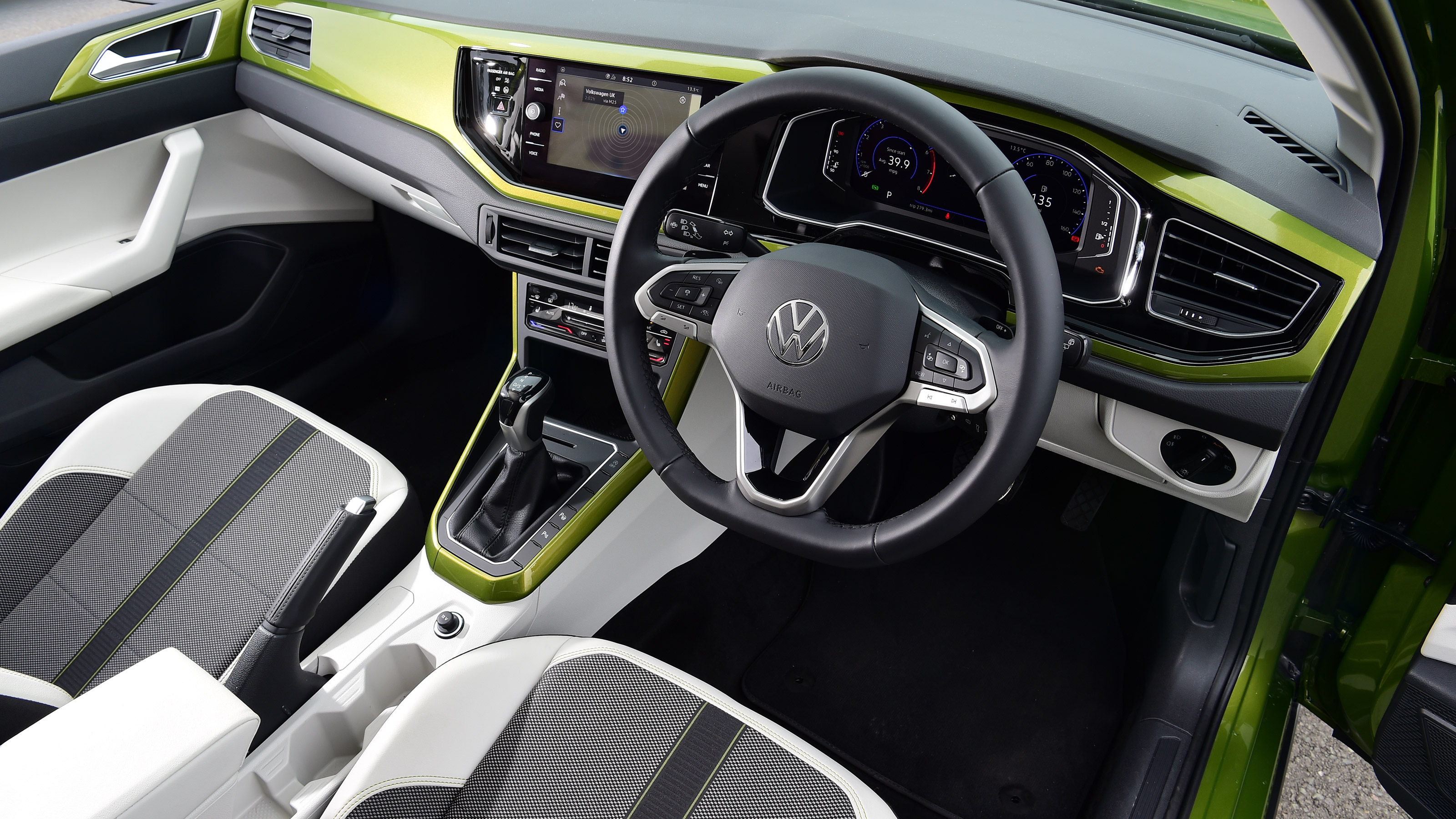 Volkswagen Taigo - cabin