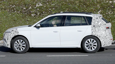 2023 Skoda Kamiq spy - side tracking
