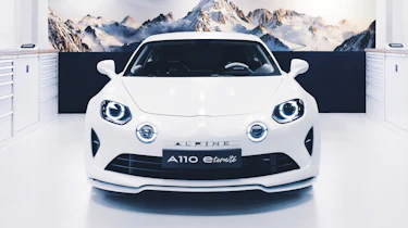 Alpine A110 E-ternite concept - full front static