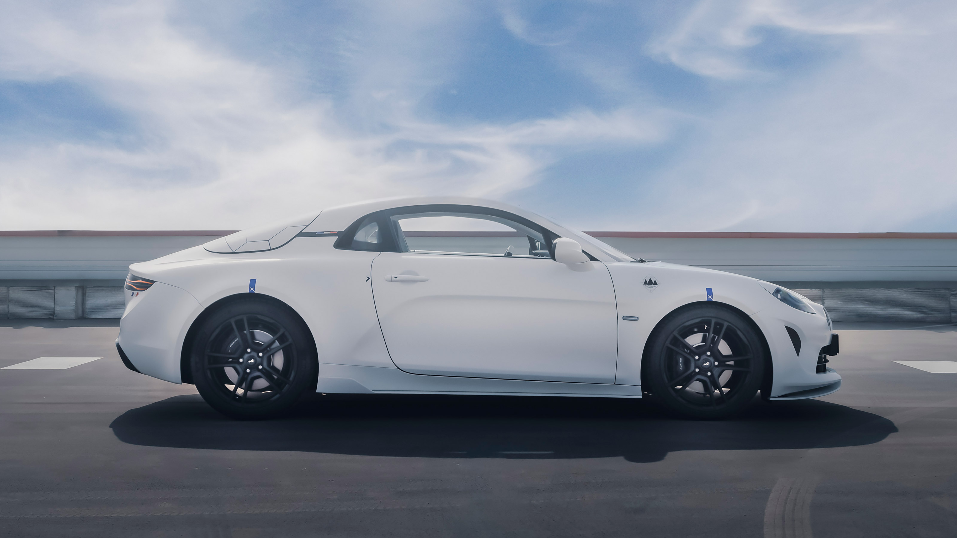 Alpine A110 E-ternite concept - side