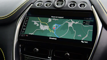 Aston Martin DBX707 - sat-nav