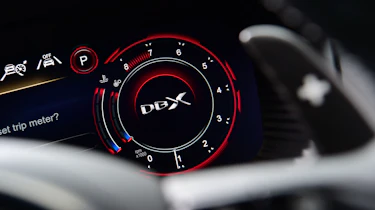 Aston Martin DBX707 - DBX dials