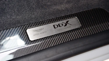 Aston Martin DBX707 - sill