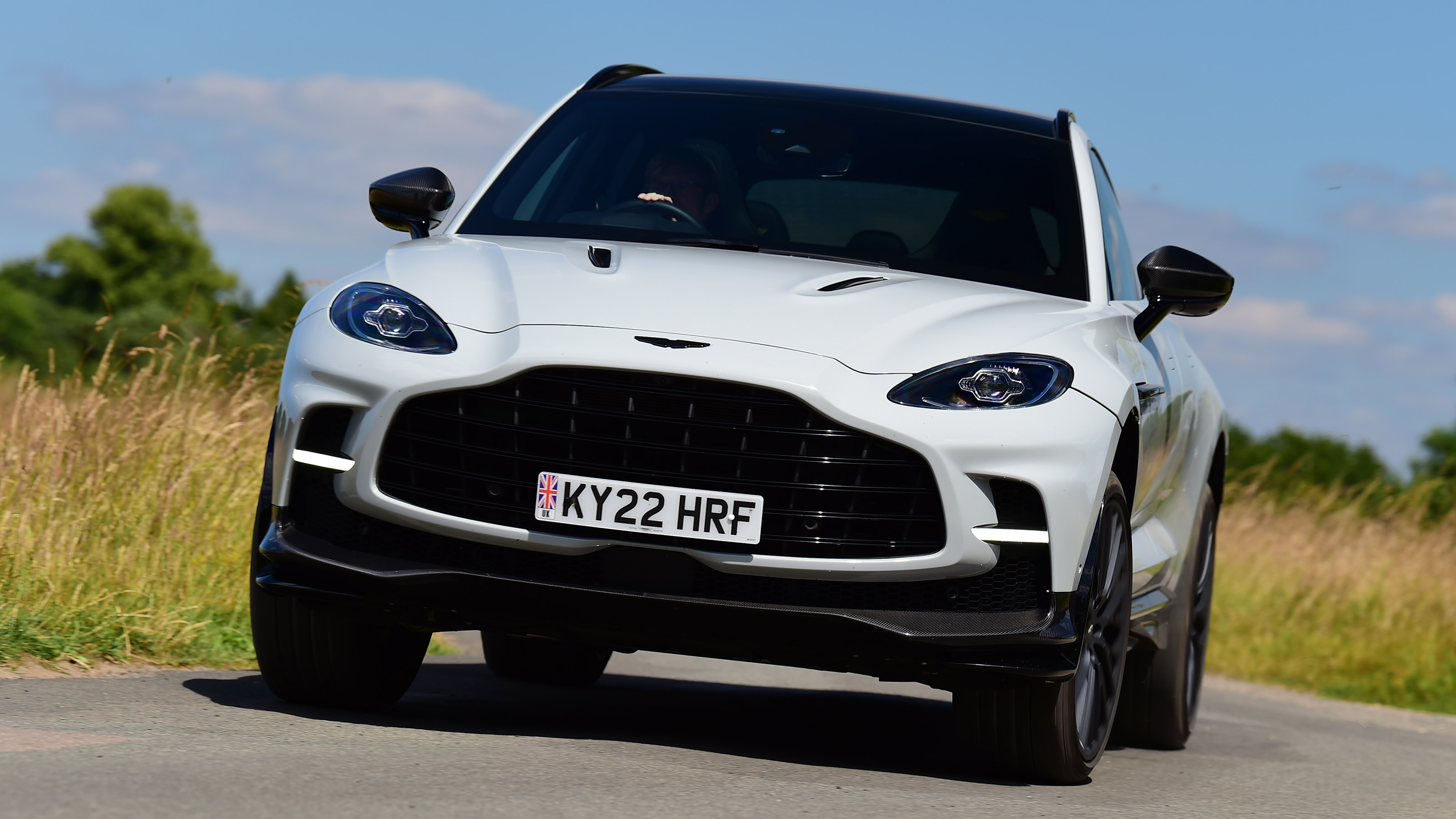 Aston Martin DBX707 - front action